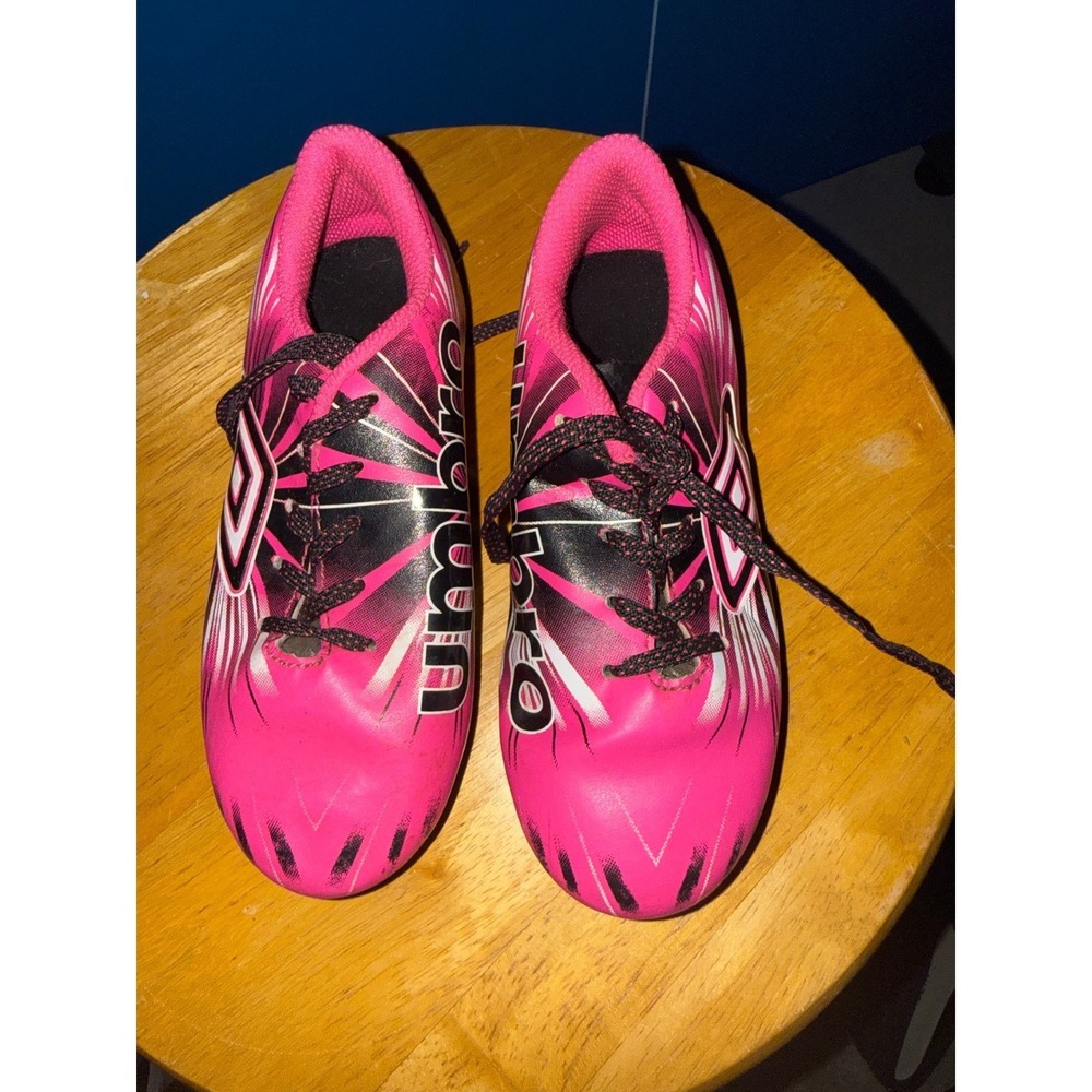 Umbro Girls Soccer Cleats Pink Black Graphic Athletic Shoes Size 11K UMBYP17-PNK